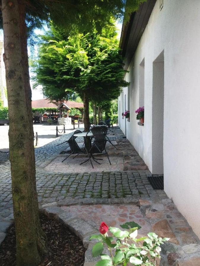 Gosciniec Solan Hotell Jeleniow Exteriör bild