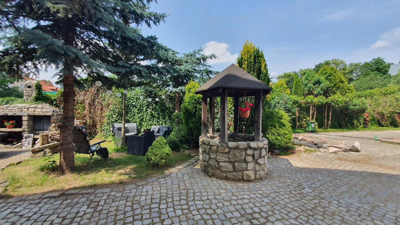 Gosciniec Solan Hotell Jeleniow Exteriör bild