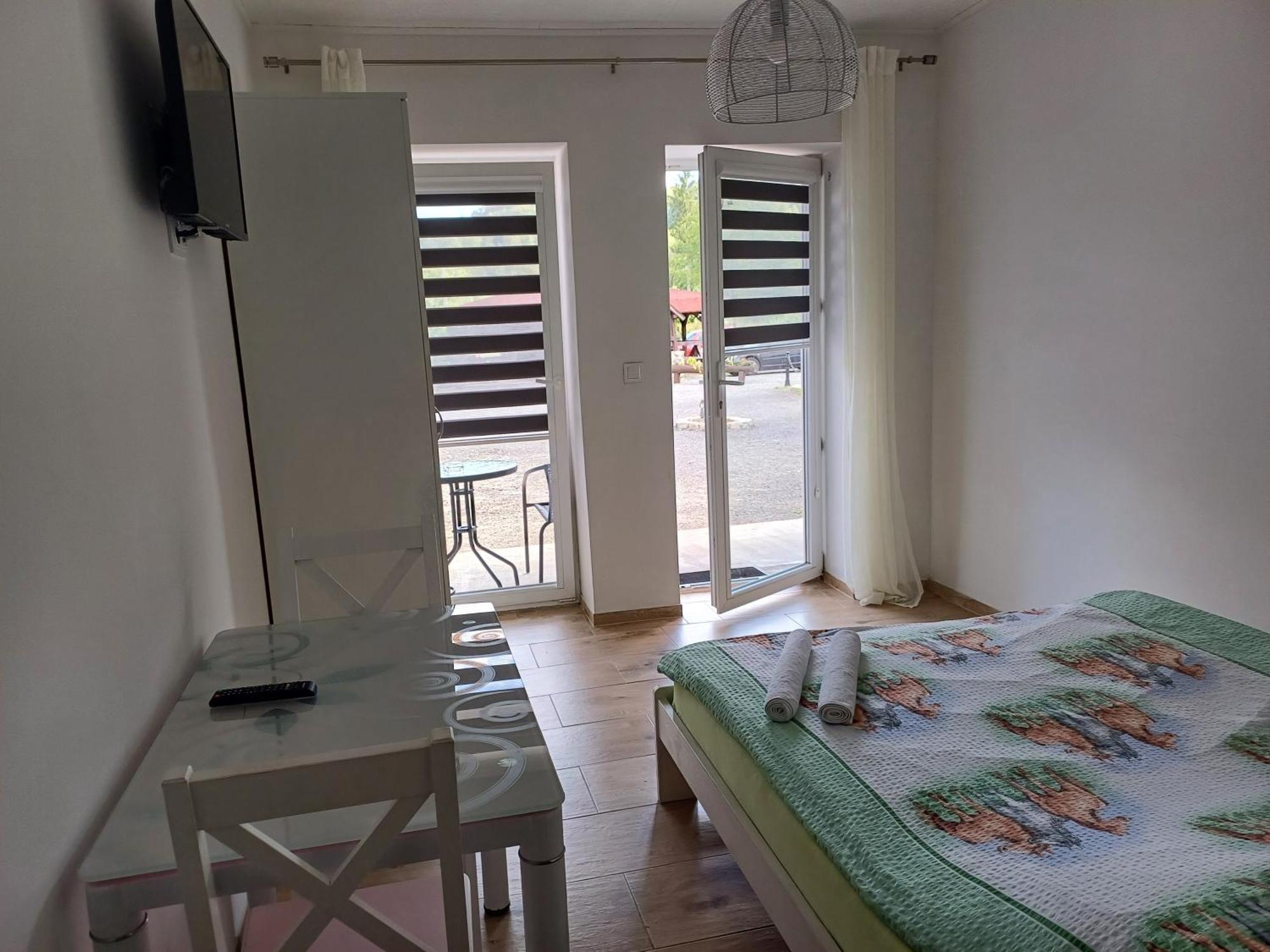 Gosciniec Solan Hotell Jeleniow Exteriör bild