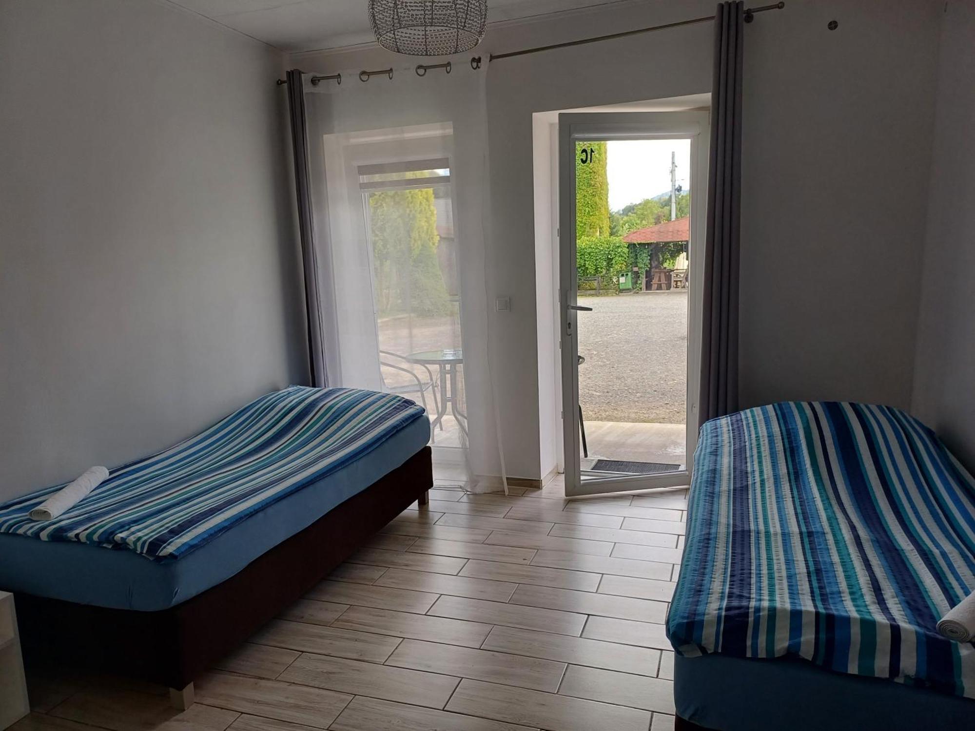 Gosciniec Solan Hotell Jeleniow Exteriör bild