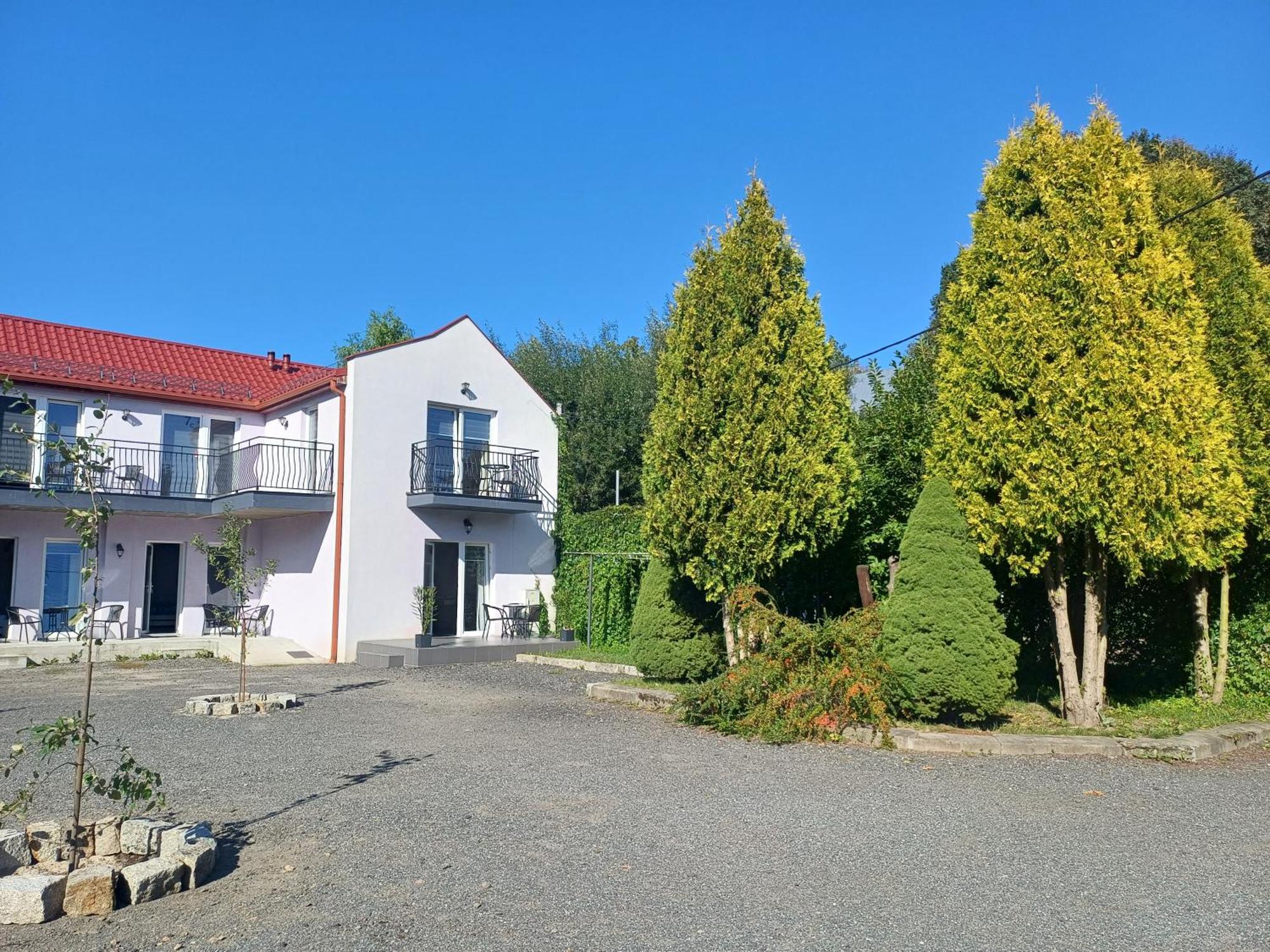 Gosciniec Solan Hotell Jeleniow Exteriör bild
